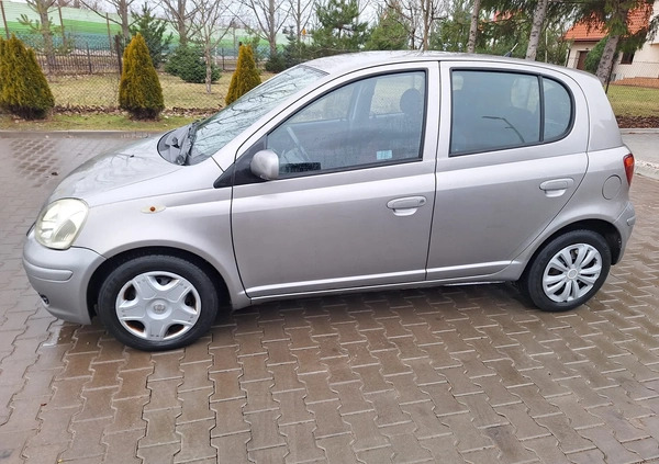 Toyota Yaris cena 7900 przebieg: 298000, rok produkcji 2005 z Brodnica małe 781